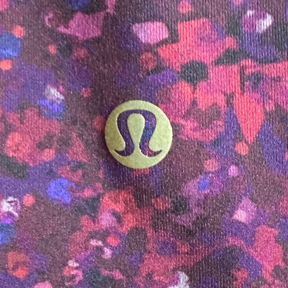 62. Lululemon lunar new year wunder under sz 8 - Picture 7 of 11